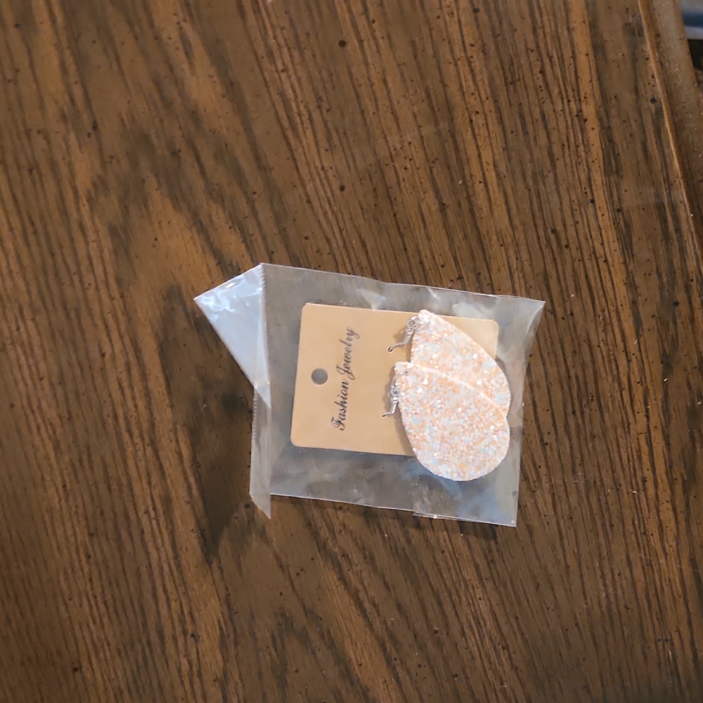 Earings peach